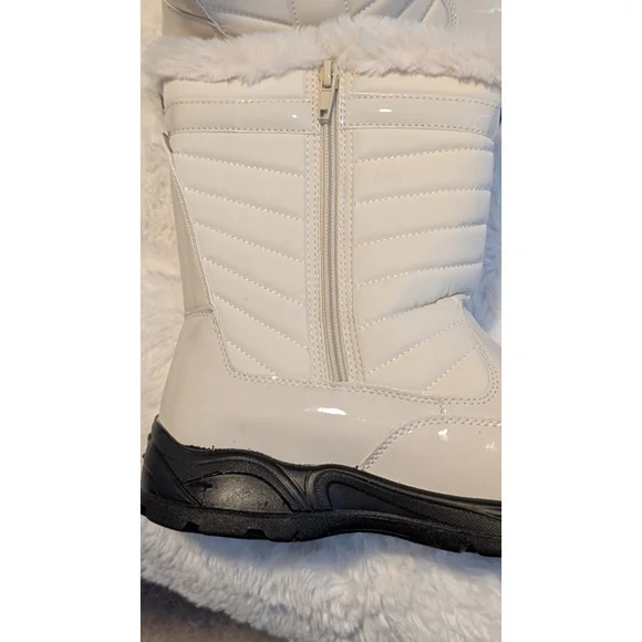 Women's Easy Works by Easy Street Winter White Waterproof Boots Size 10 - Picture 8 of 13